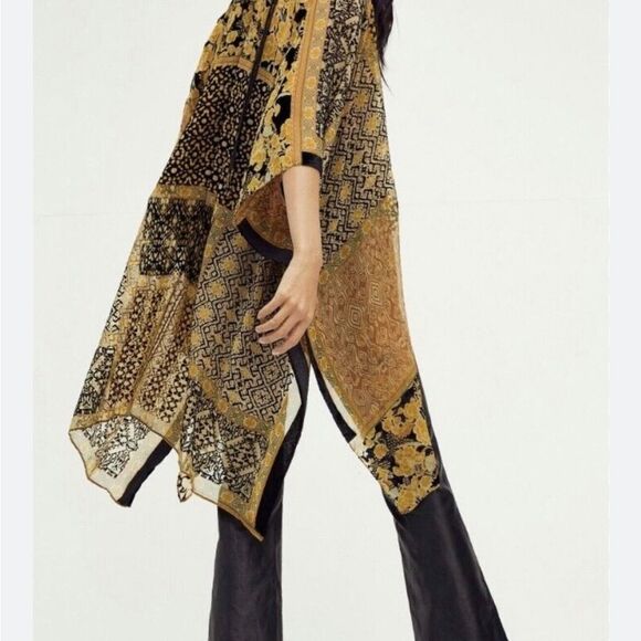 Newā
Free People Beguiled Patchwork KimonoāJacket one size 
Velvet Burno⦠- Picture 7 of 11